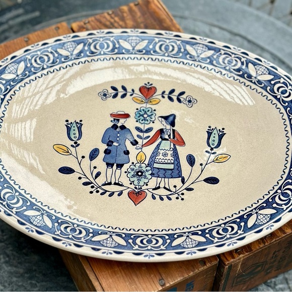 Johnson Brothers Hearts & Flowers 13” Platter - Picture 2 of 8